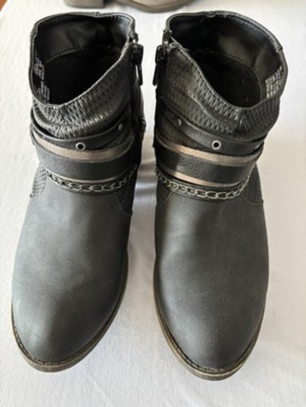 S.O. Women’s Black Ankle Boots Moto Chain Strap Side Zip Size 7 1/2